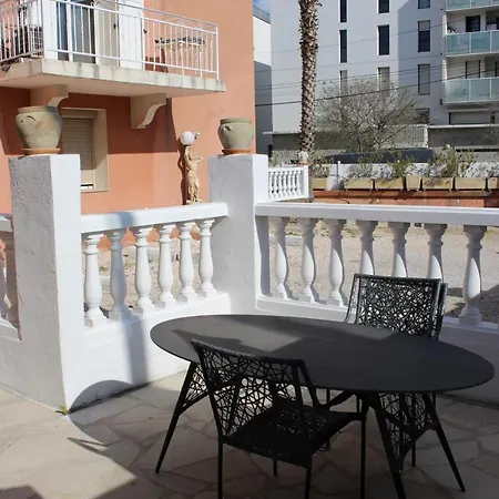 Enzo Paradise Apartment