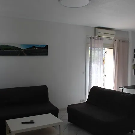 Enzo Paradise Apartment