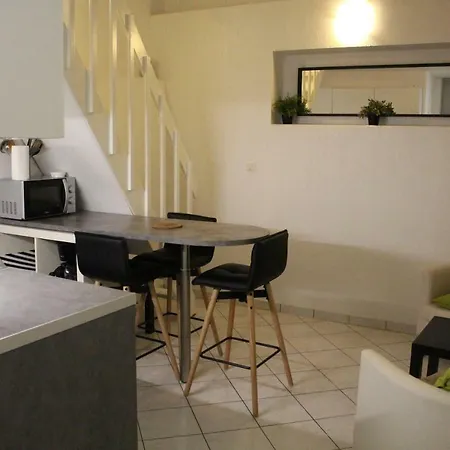 Enzo Paradise Apartment *