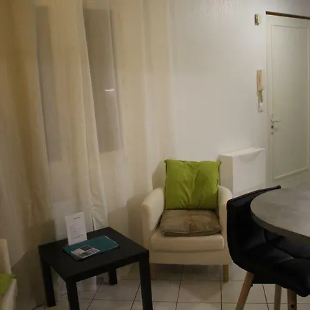 Enzo Paradise Apartmán *